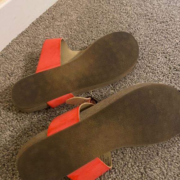 Coral sandals - Picture 3 of 3